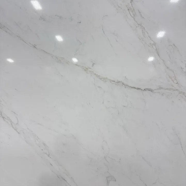 Calacatta Wisla quartz slab